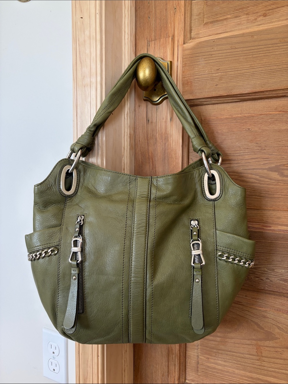 b. makowsky 🍂 Olive Green Leather Shoulder Tote with Chain Accents | EUC